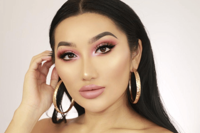 5 Uk Beauty Influencers Behind The